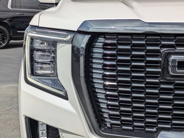 Used 2023 GMC Yukon XL Denali Ultimate AWD/4WD image 11