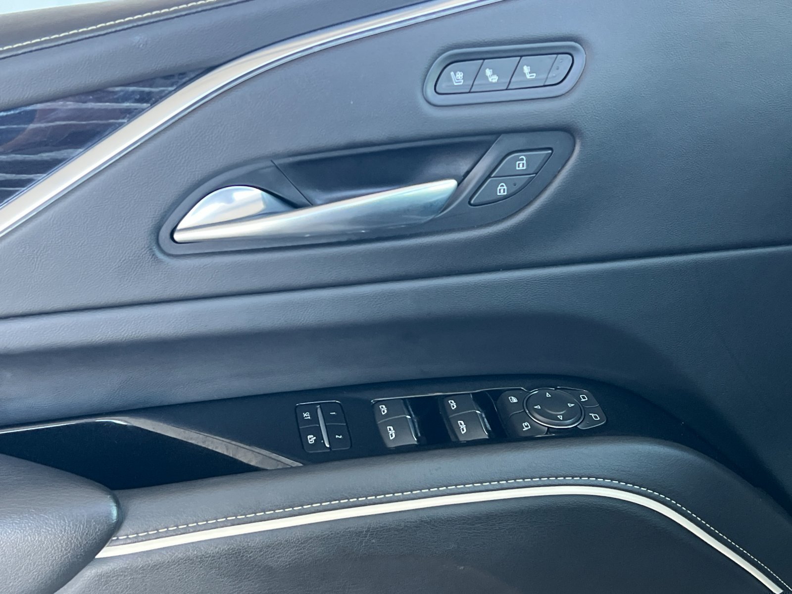 Used 2022 Cadillac Escalade Sport AWD/4WD image 11