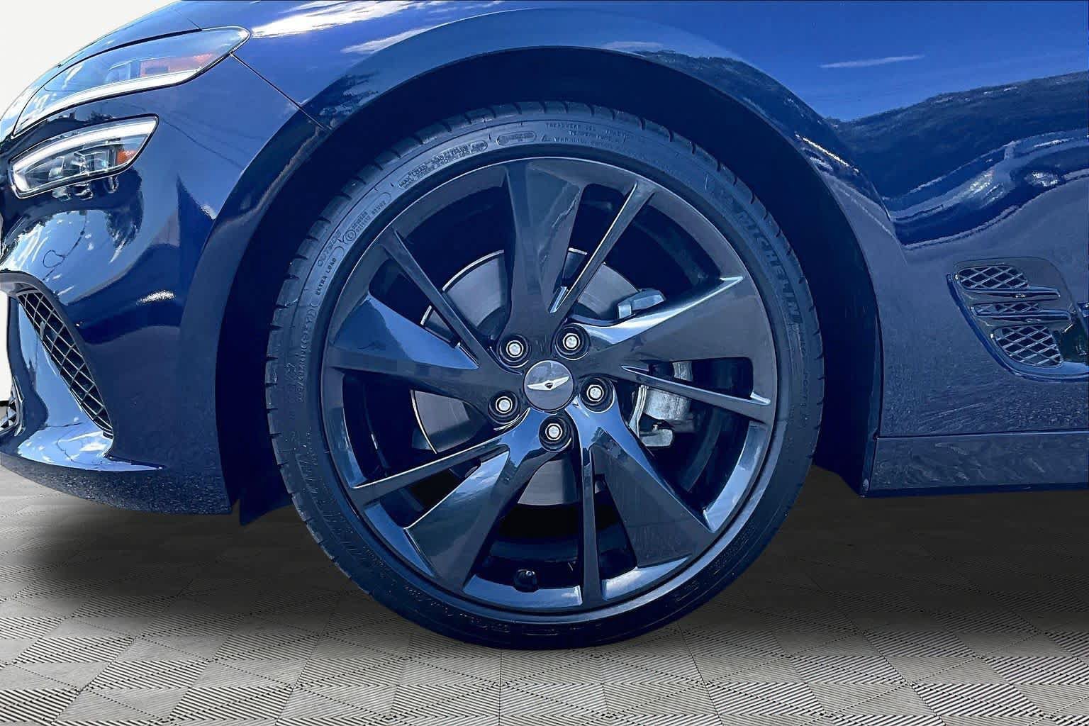 Used 2023 Genesis G70 2.0T w/ Sport Prestige Package RWD image 11