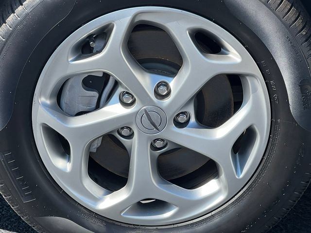 Used 2024 Chrysler Pacifica Limited w/ Uconnect Theater Family Group AWD/4WD image 9
