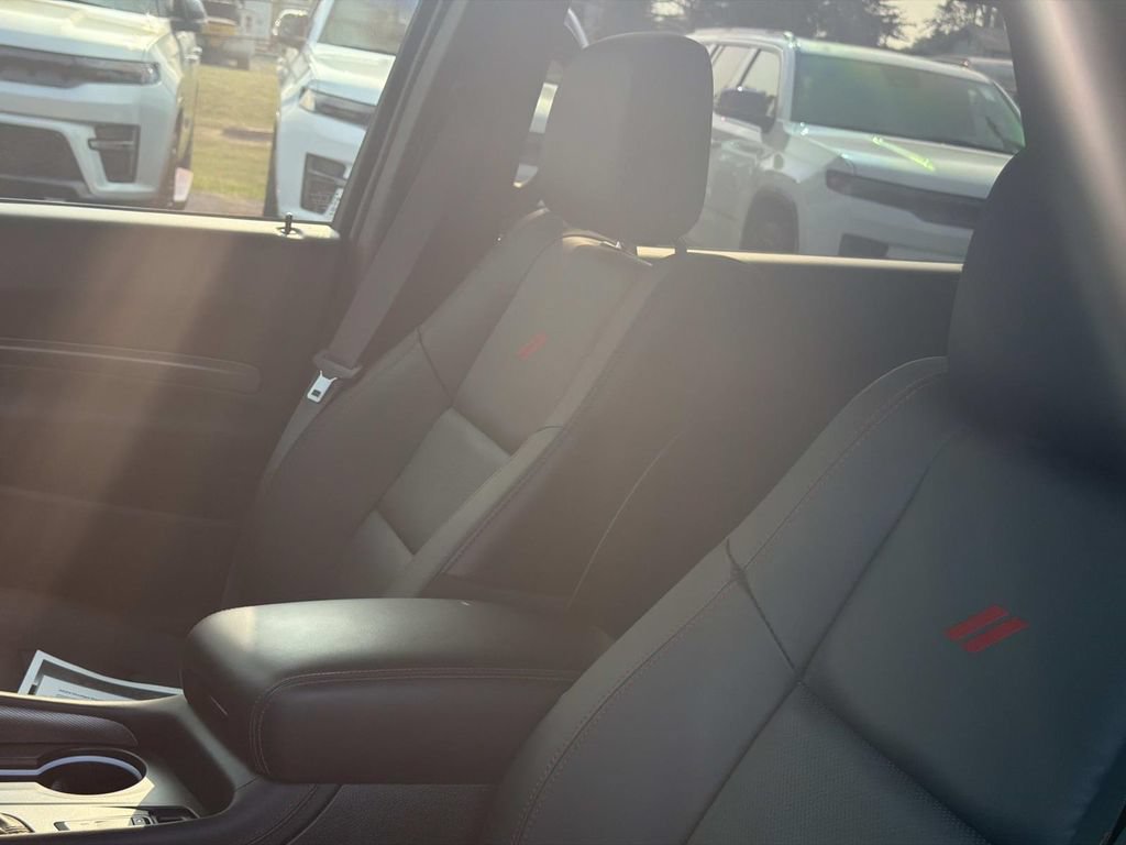 Used 2025 Dodge Durango R/T AWD/4WD image 21