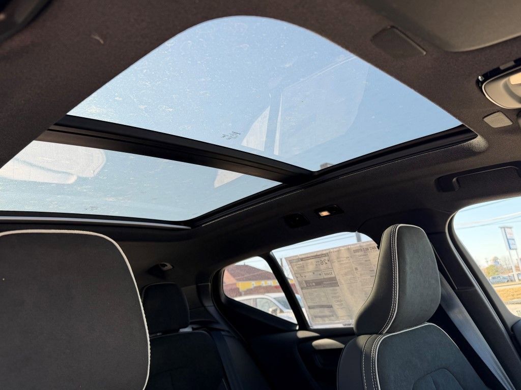 New 2026 Volvo XC40 B5 Ultra w/ Climate Package image 10