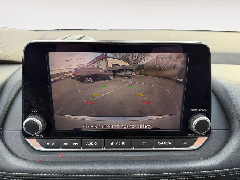 Used 2023 Nissan Rogue SV image 9