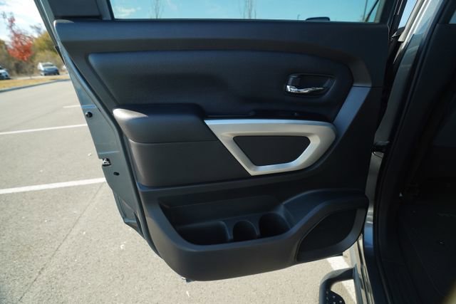 Used 2024 Nissan Titan SV w/ SV Convenience Package image 16