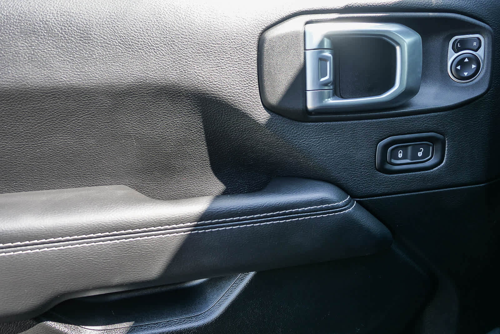 Used 2021 Jeep Wrangler Unlimited Sahara w/ Cold Weather Group image 23