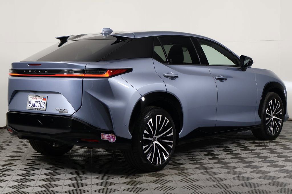 Used 2023 Lexus RZ 450e Premium image 4