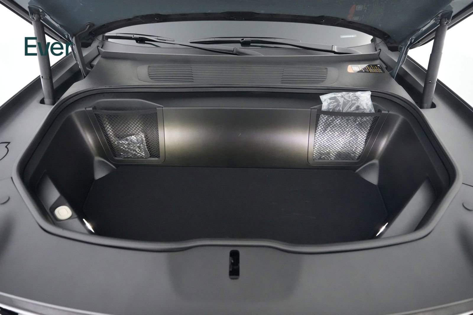 Used 2025 Rivian R1S Premium image 26