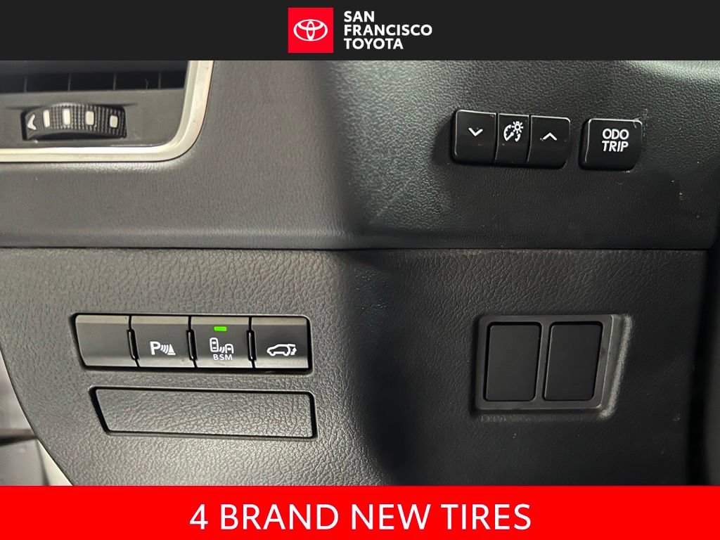 Used 2015 Lexus NX 300h FWD w/ Premium Package image 36
