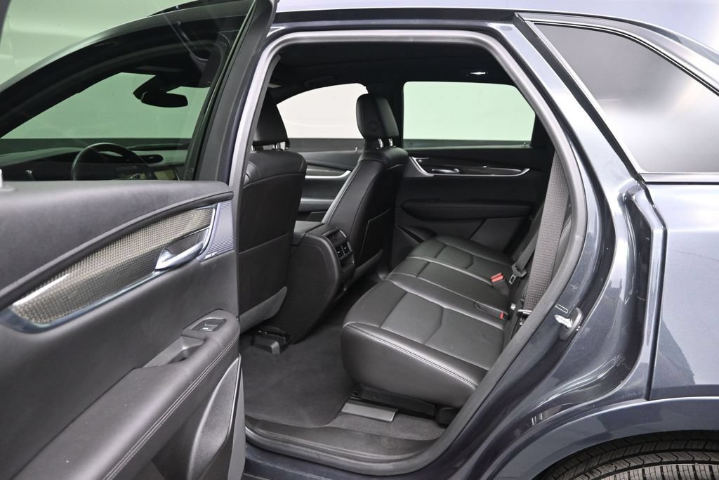 Certified 2022 Cadillac XT5 Sportv w/ LPO, Floor Liner Package AWD/4WD image 11