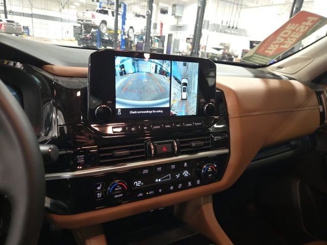 Used 2025 Nissan Pathfinder Platinum w/ Cargo Package image 16