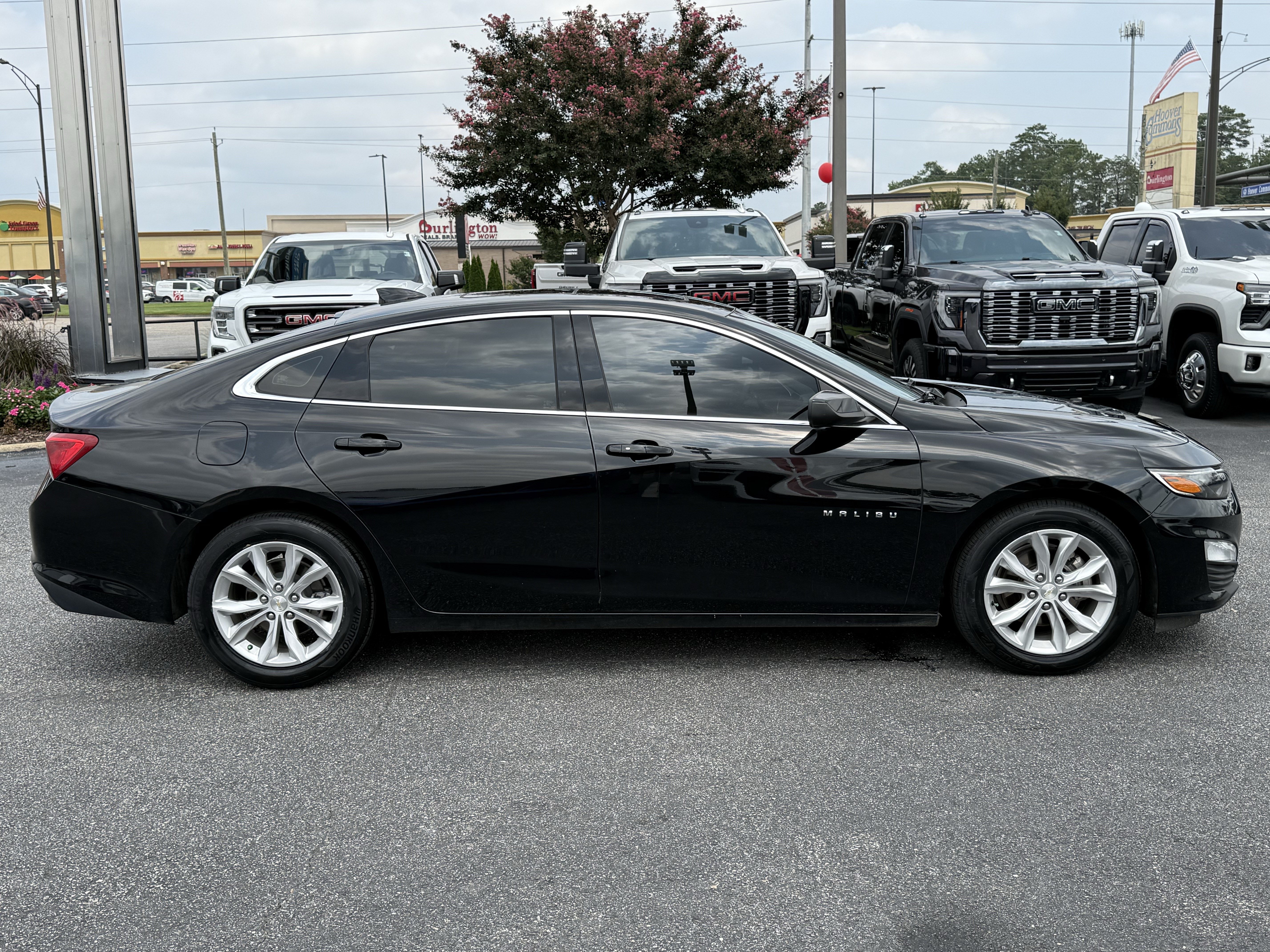 Used 2023 Chevrolet Malibu LT FWD image 11