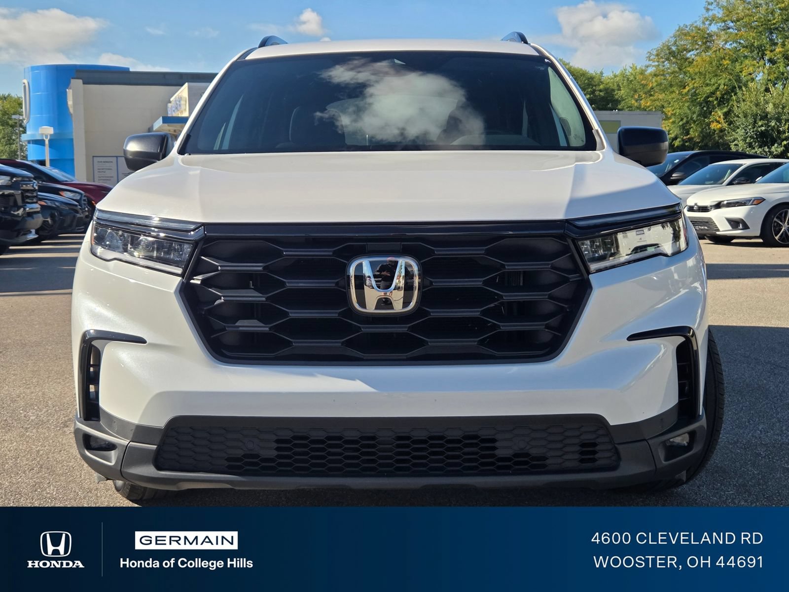 Used 2025 Honda Pilot Sport image 13