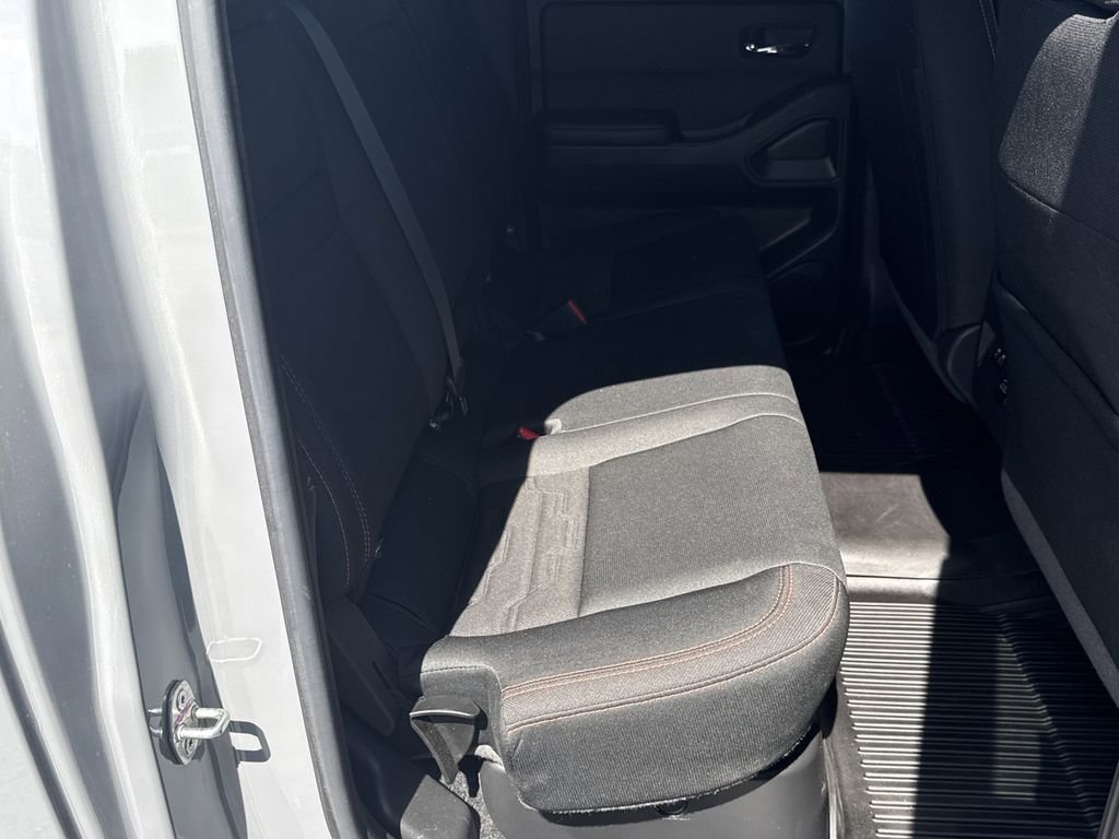 Used 2025 Nissan Frontier PRO-4X w/ Pro Convenience Package image 15