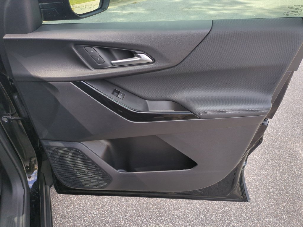 New 2026 Chevrolet Equinox LT w/ Safety and Technology Package FWD image 35