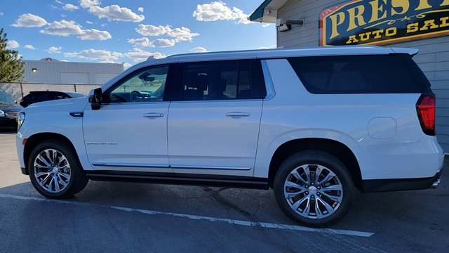 Used 2021 GMC Yukon XL Denali w/ Denali Premium Package image 9