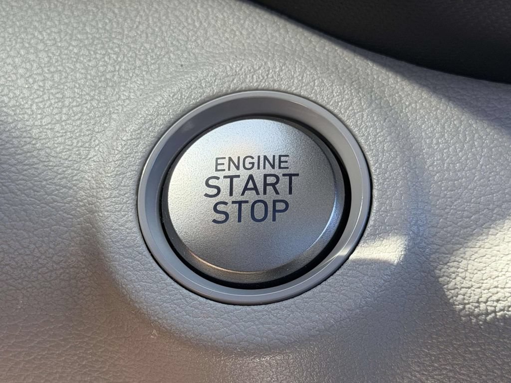 Certified 2024 Hyundai Venue SEL FWD image 33