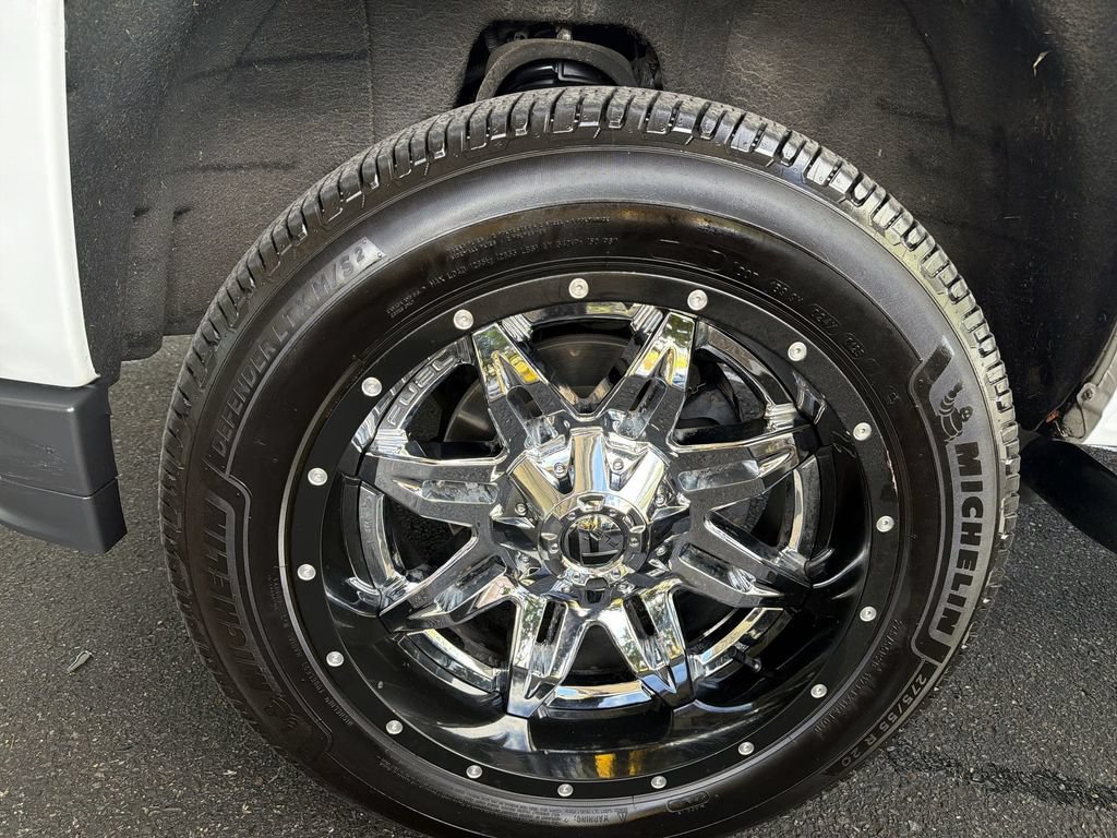 Certified 2018 Chevrolet Silverado 1500 LT w/ All Star Edition AWD/4WD image 32