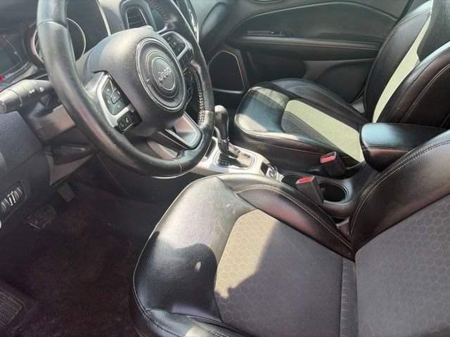 Used 2020 Jeep Compass Latitude w/ Cold Weather Group AWD/4WD image 11