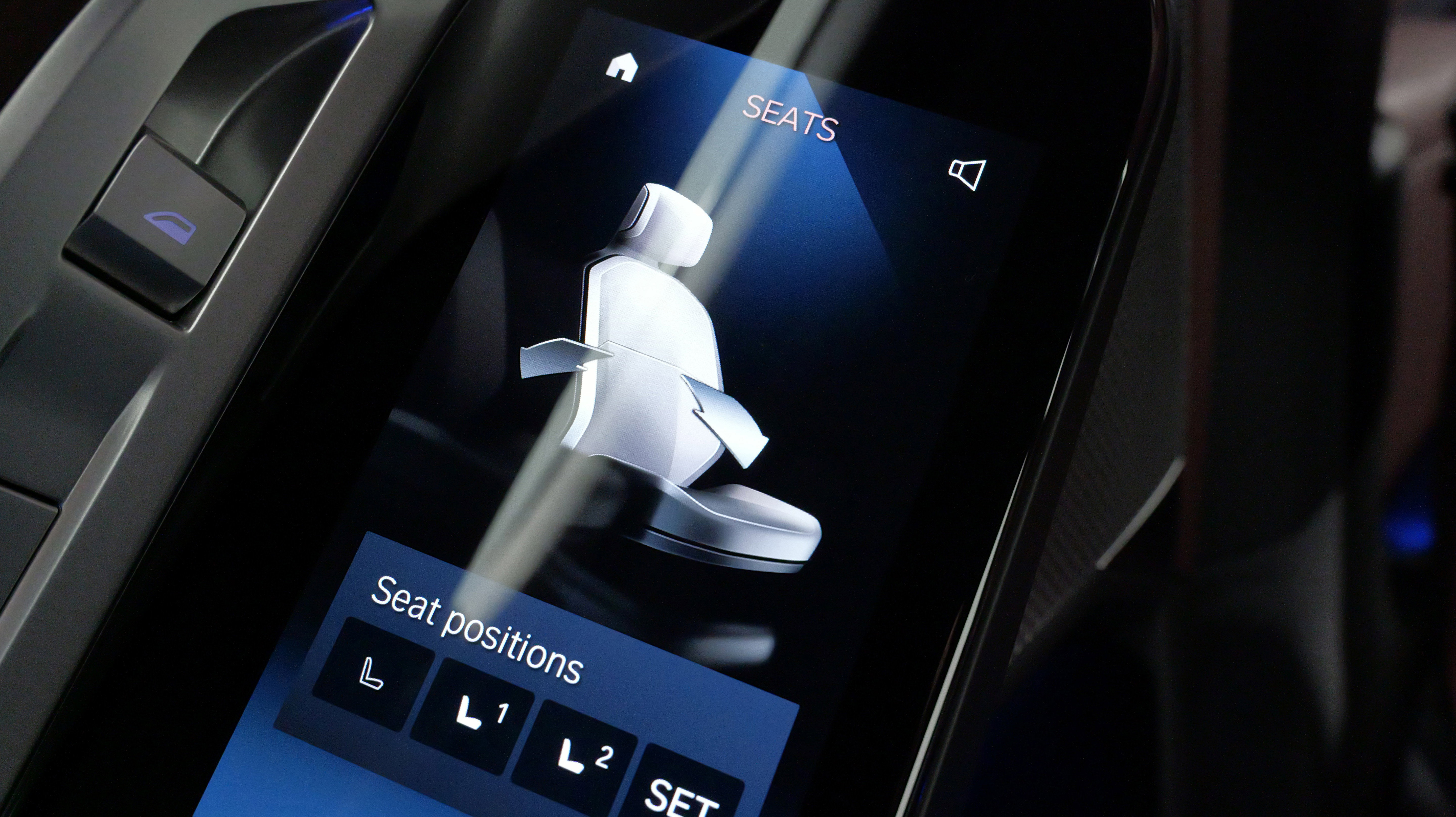 Used 2024 BMW i7 xDrive60 w/ Executive Package image 40