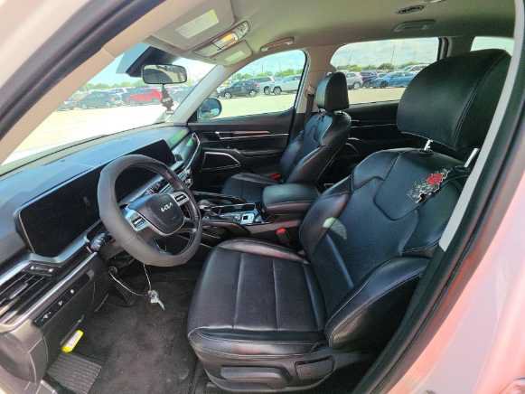Used 2024 Kia Telluride LX FWD image 16
