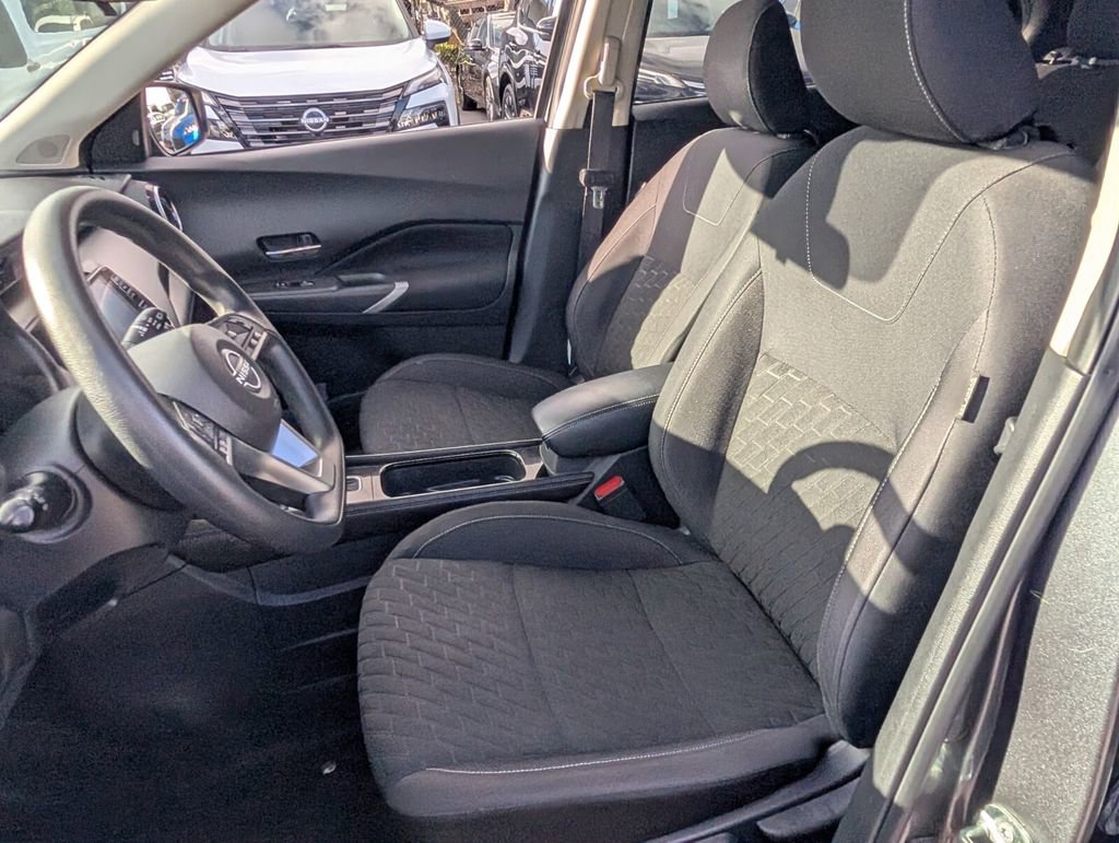 Used 2023 Nissan Kicks SV image 10