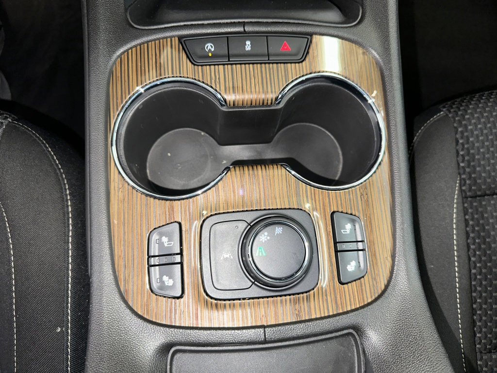 Certified 2023 GMC Acadia SLE w/ Driver Convenience Package image 14