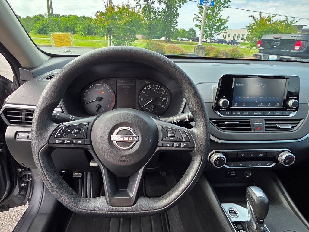 Used 2024 Nissan Altima 2.5 S FWD image 15