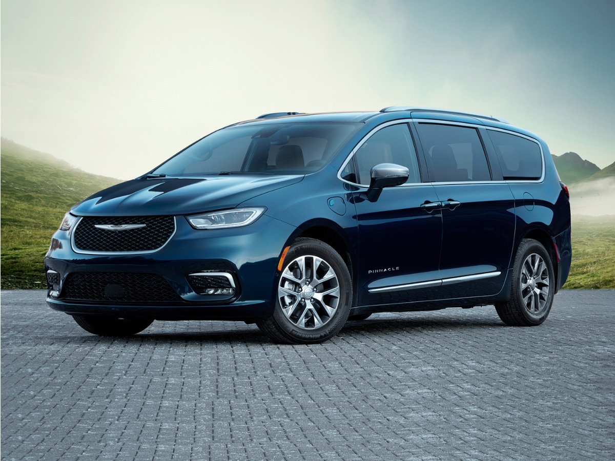 Used 2024 Chrysler Pacifica Limited FWD video 1