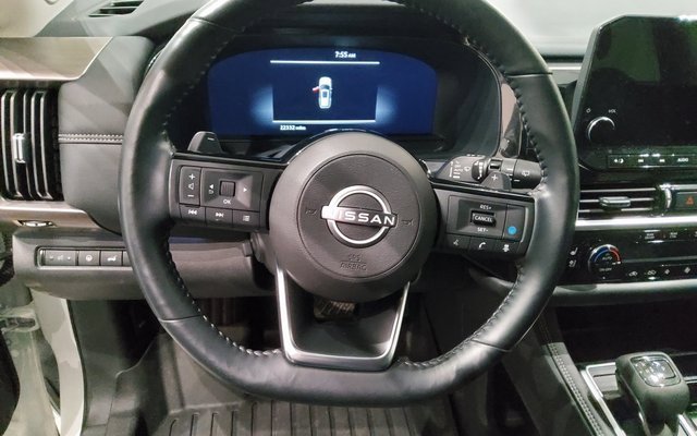 Used 2024 Nissan Pathfinder Platinum image 20