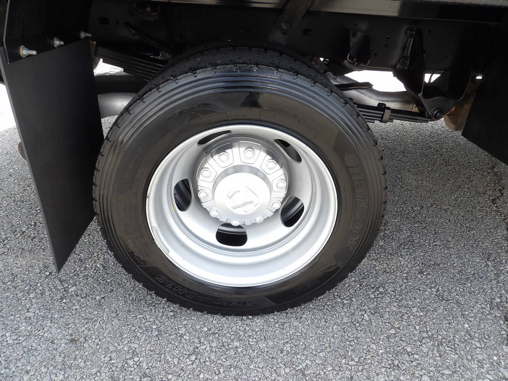 Used 2024 RAM 5500 Tradesman w/ Chrome Appearance Group AWD/4WD image 59