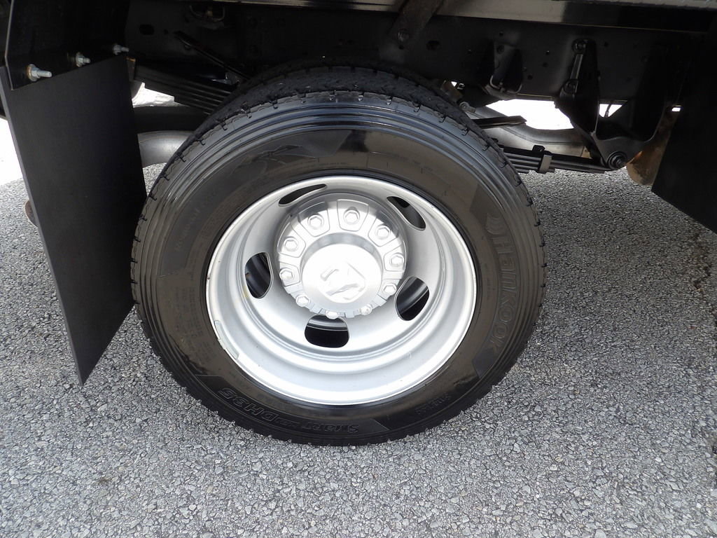 Used 2024 RAM 5500 Tradesman w/ Chrome Appearance Group AWD/4WD image 59