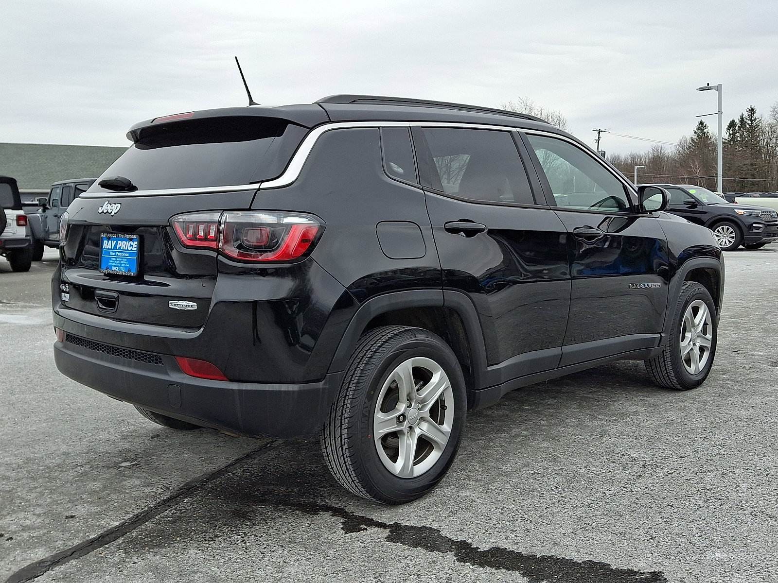 Used 2023 Jeep Compass Latitude w/ Convenience Group AWD/4WD image 6
