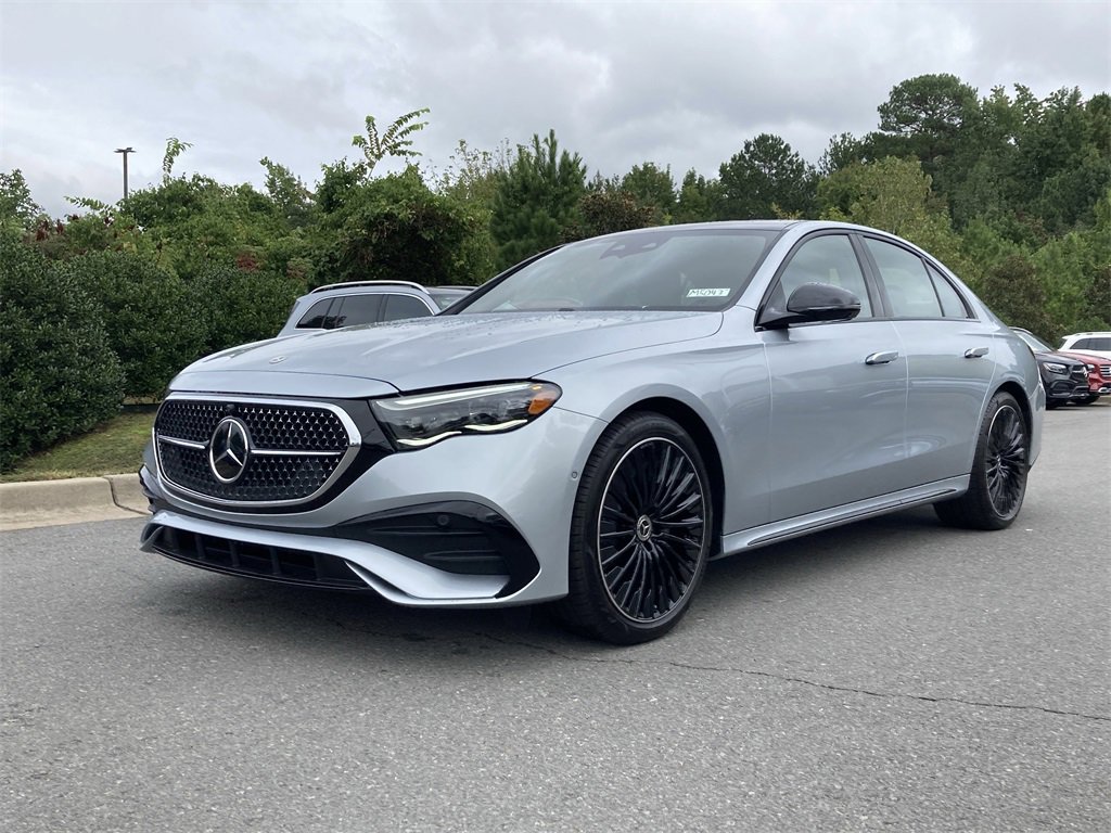 New 2026 Mercedes-Benz E 350 4MATIC Sedan image 3
