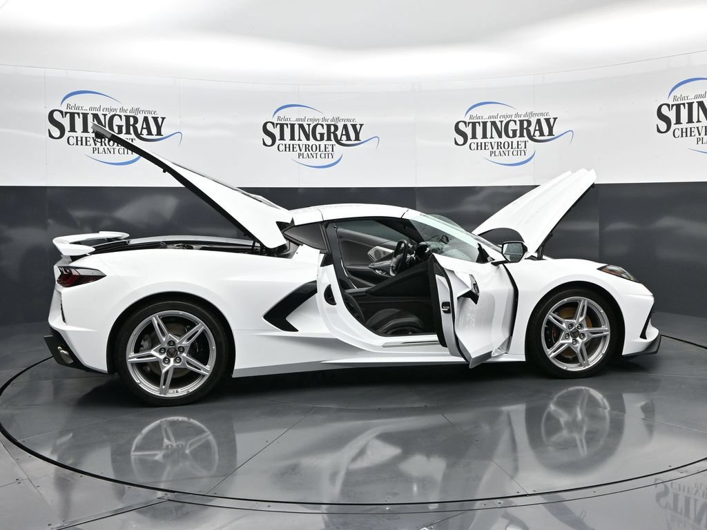 Used 2025 Chevrolet Corvette Stingray Premium Cpe w/ Z51 Performance Package RWD image 39