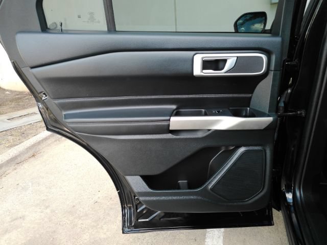 Used 2023 Ford Explorer XLT w/ Equipment Group 202A RWD image 18