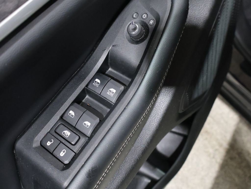 Used 2024 Jeep Grand Cherokee Limited AWD/4WD image 12