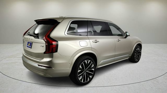 New 2026 Volvo XC90 T8 Plus w/ Protection Package Premier AWD/4WD image 4