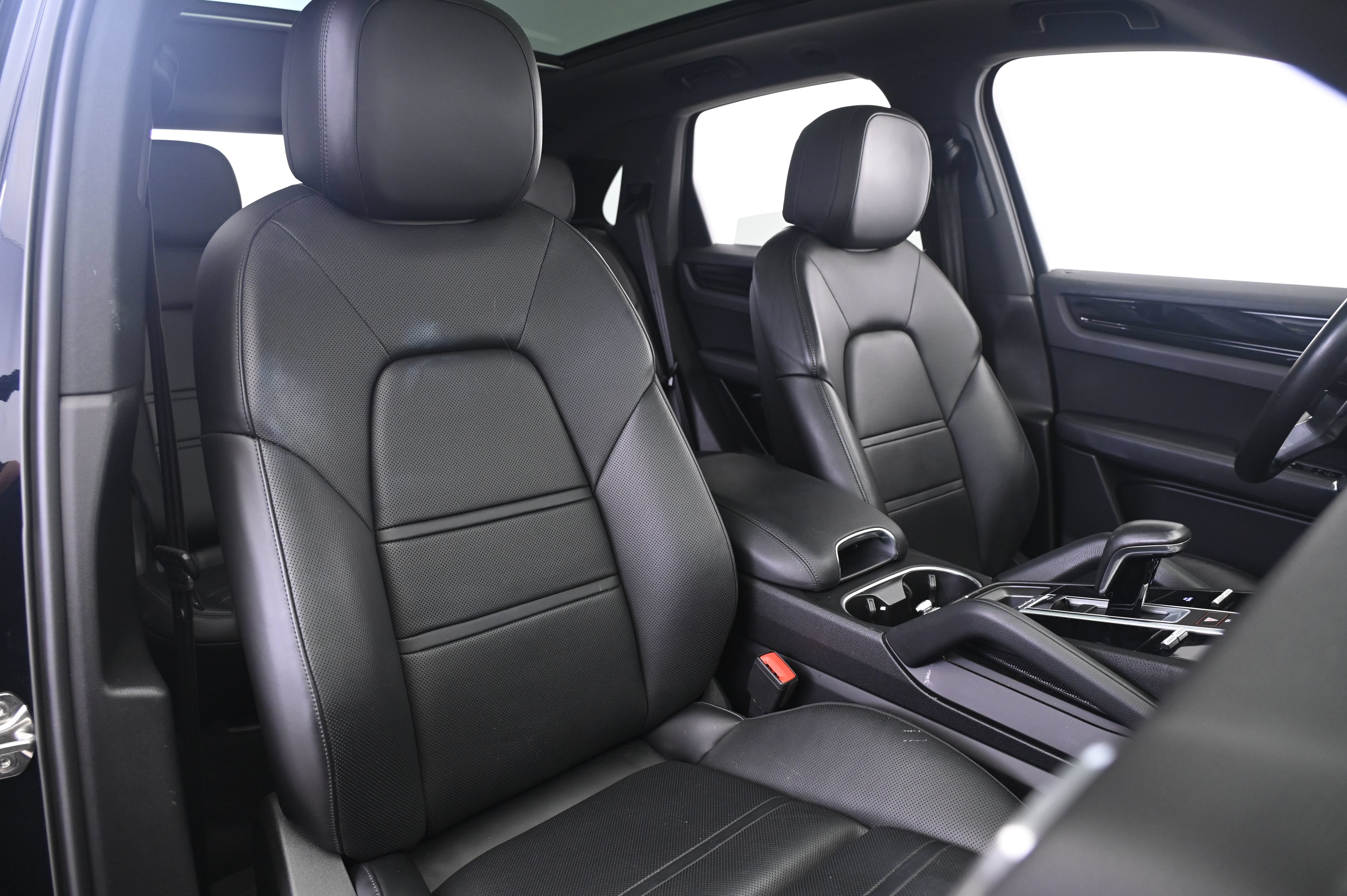 Certified 2020 Porsche Cayenne AWD/4WD image 24