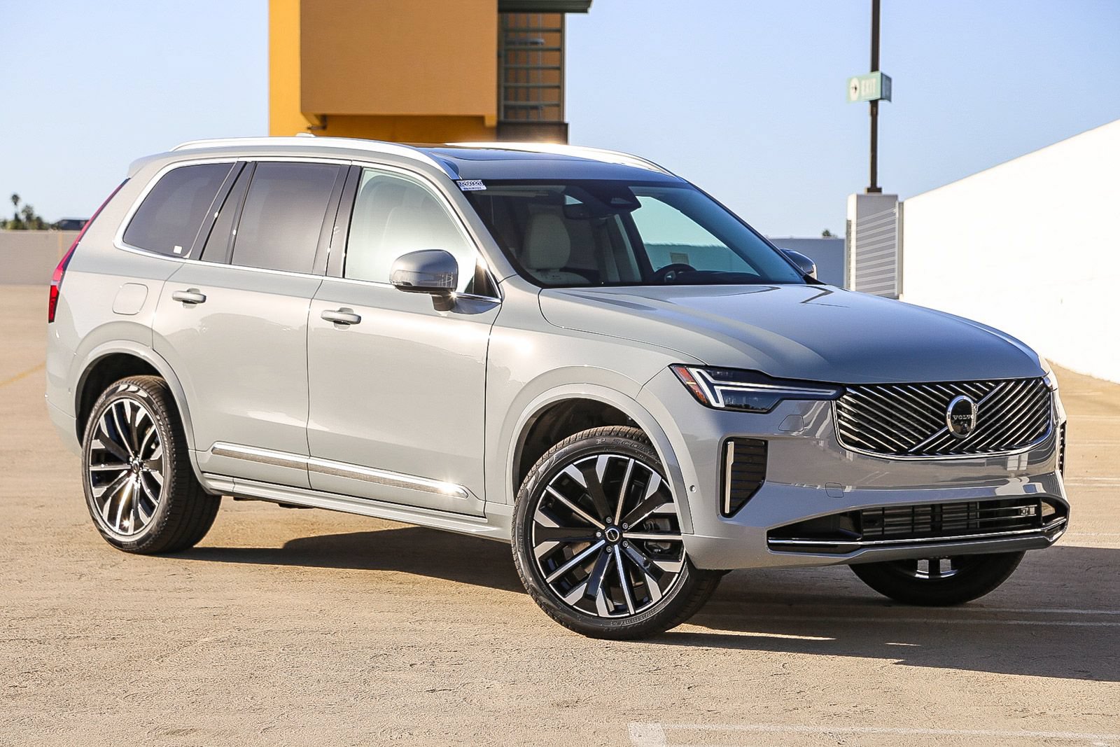 New 2026 Volvo XC90 T8 Ultra w/ Protection Package Premier