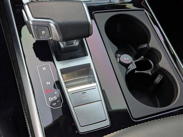 Used 2025 Audi Q7 3.0T Prestige image 12