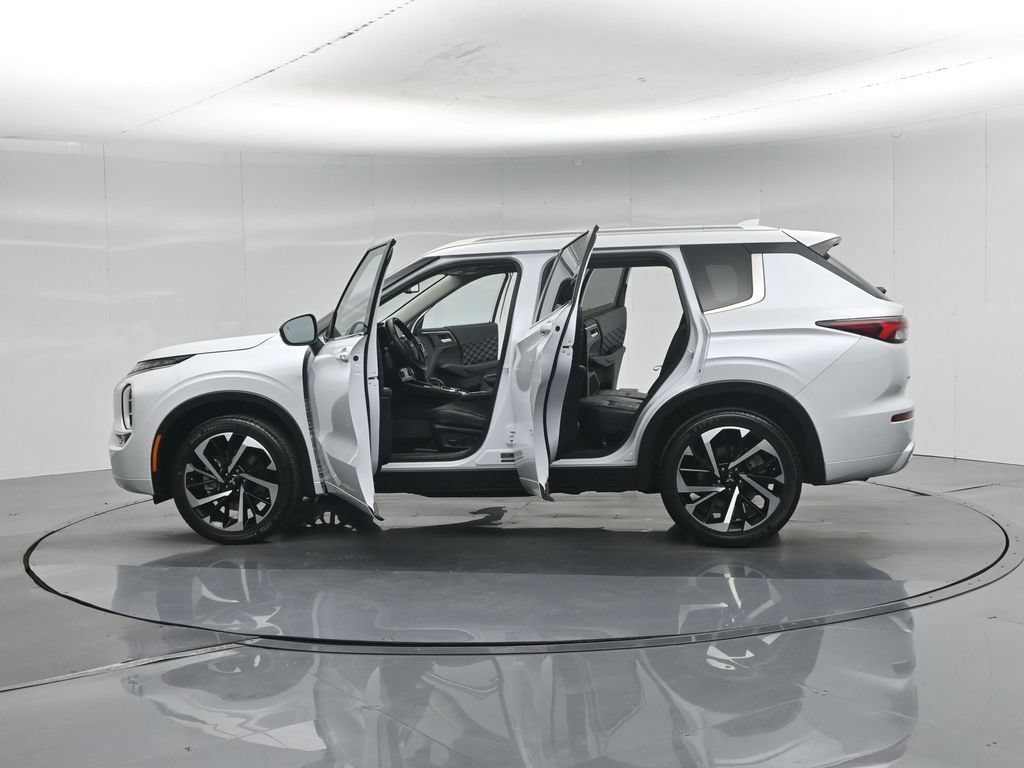 Used 2024 Mitsubishi Outlander SEL FWD image 33