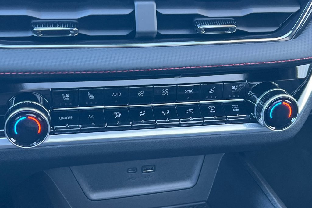 New 2026 Chevrolet Equinox RS image 18