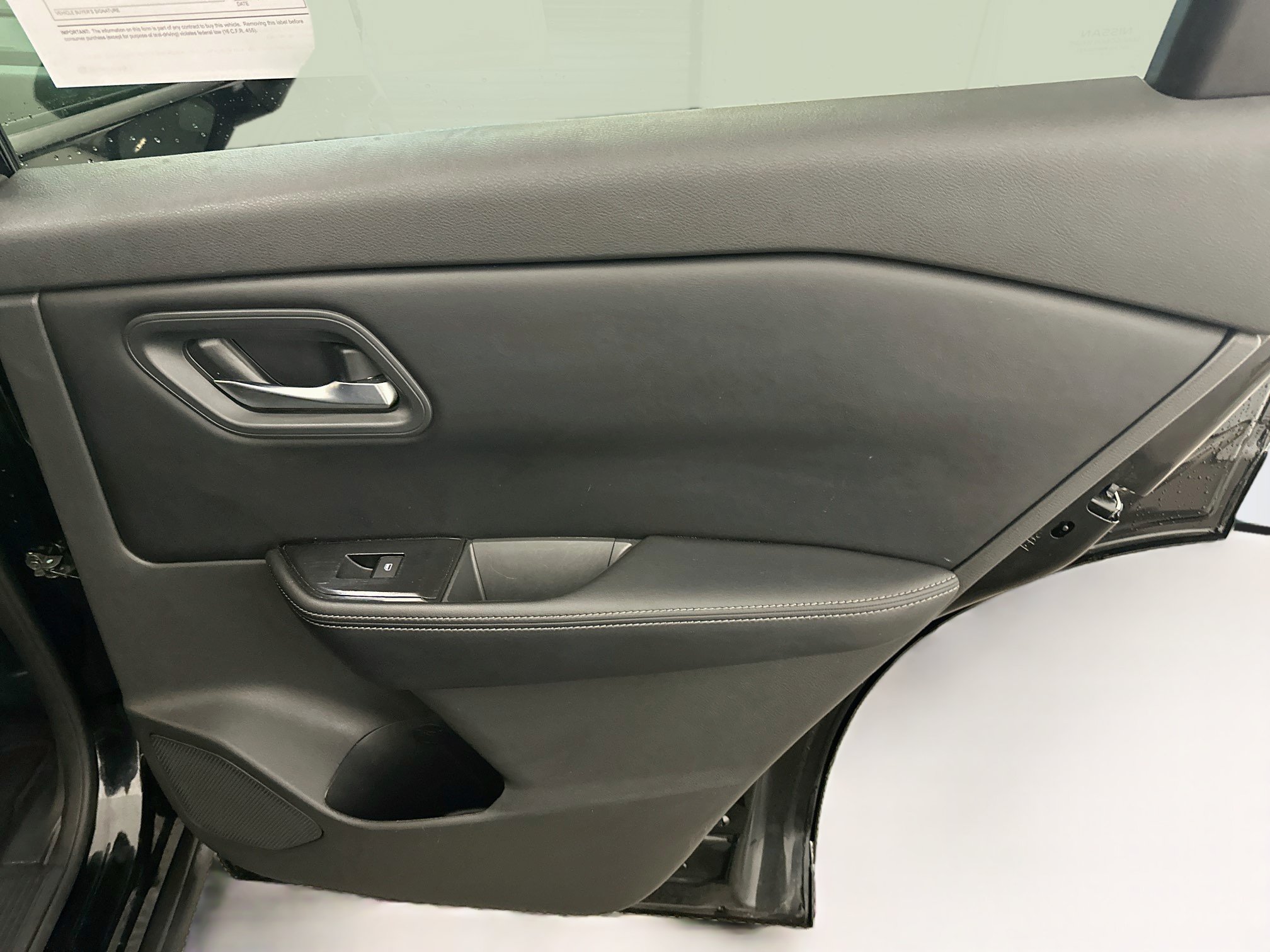 Used 2024 Nissan Rogue SV AWD/4WD image 31