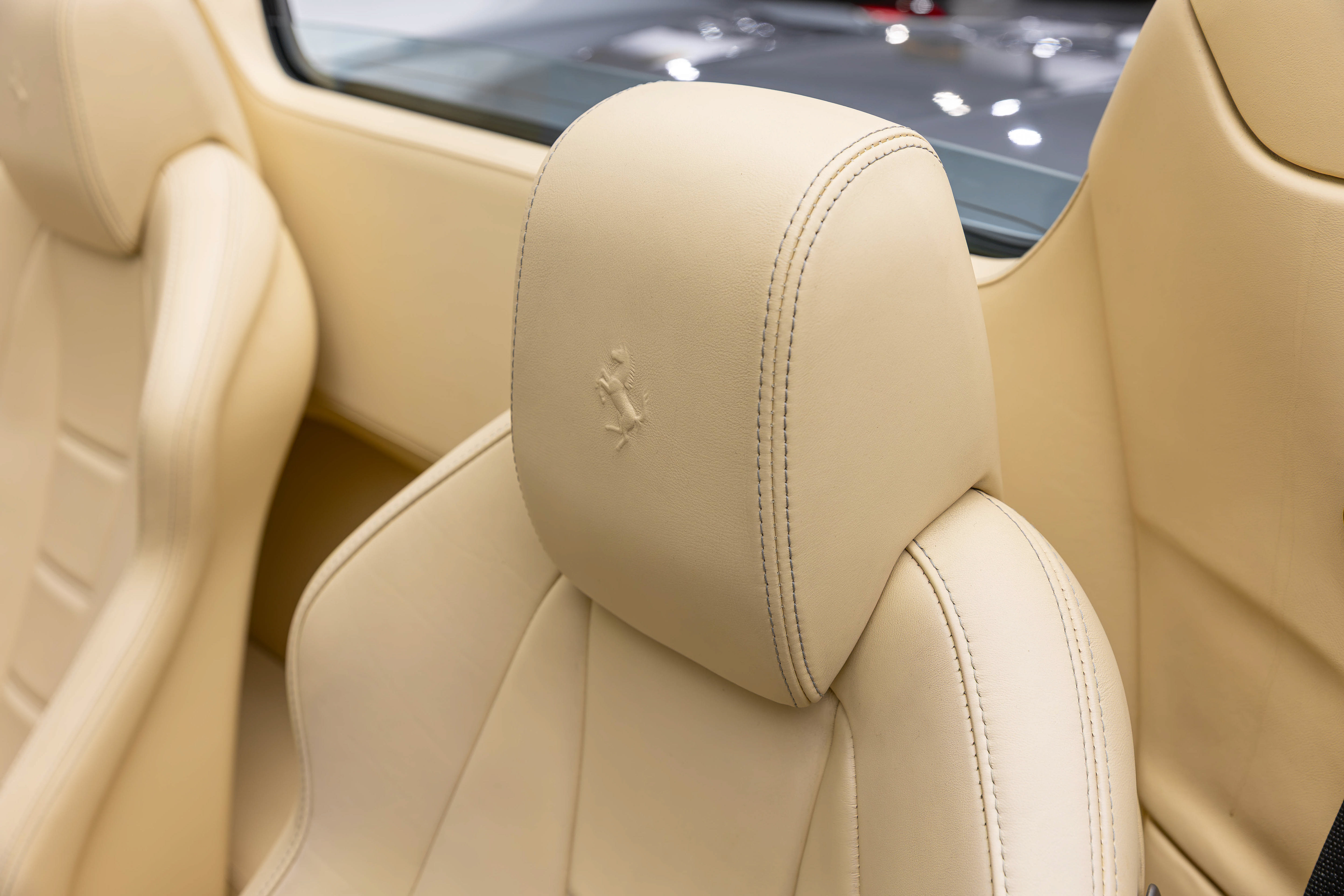 Certified 2013 Ferrari 458 Spider RWD image 49