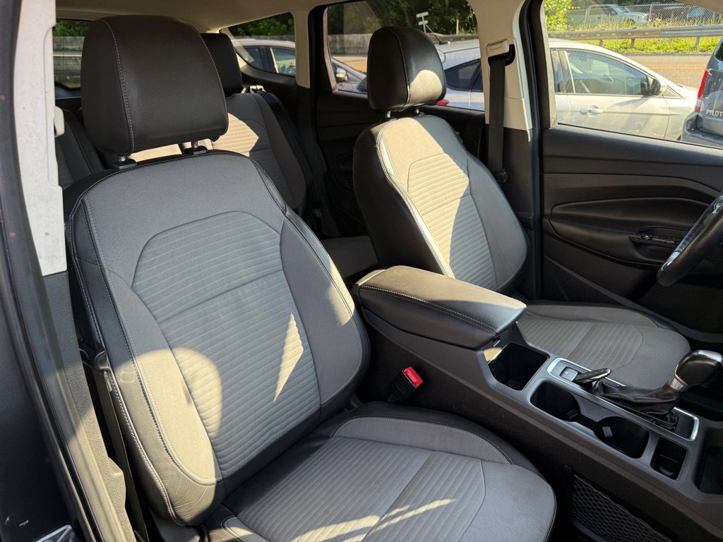 Used 2017 Ford Escape Titanium image 57