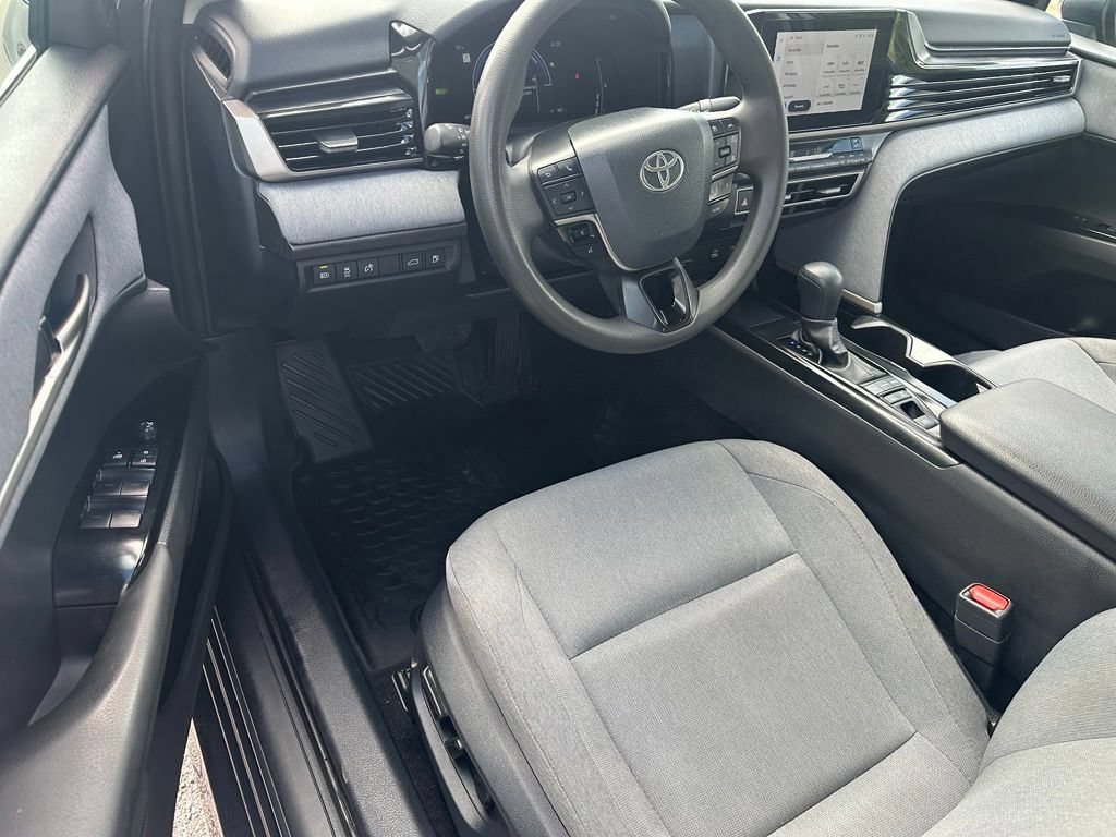 Used 2025 Toyota Camry LE w/ Convenience Package FWD image 9