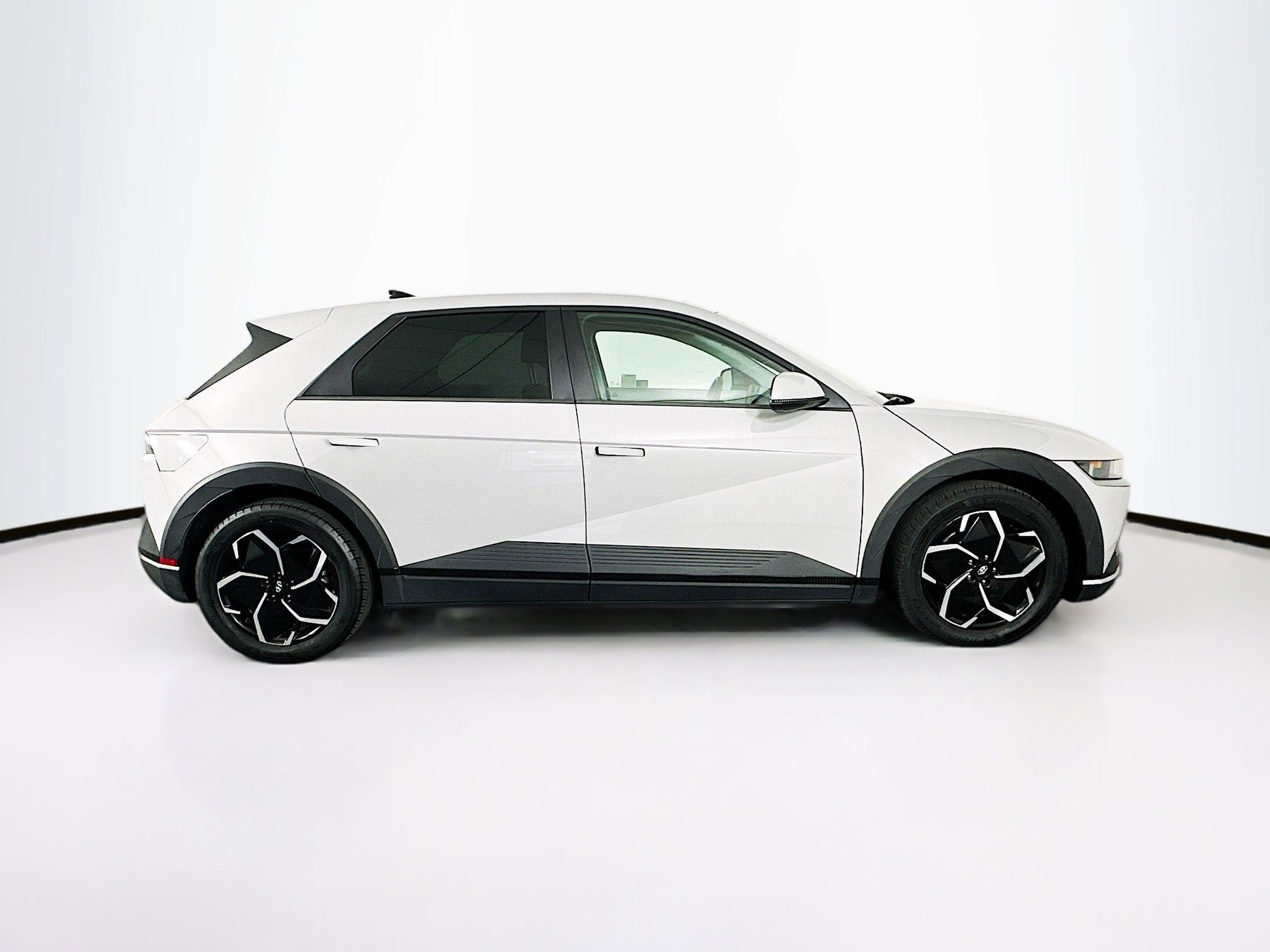 Used 2024 Hyundai Ioniq 5 SEL image 10