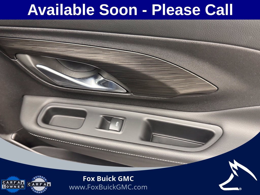 Used 2024 GMC Terrain SLT w/ LPO, Floor Liner Package AWD/4WD image 32