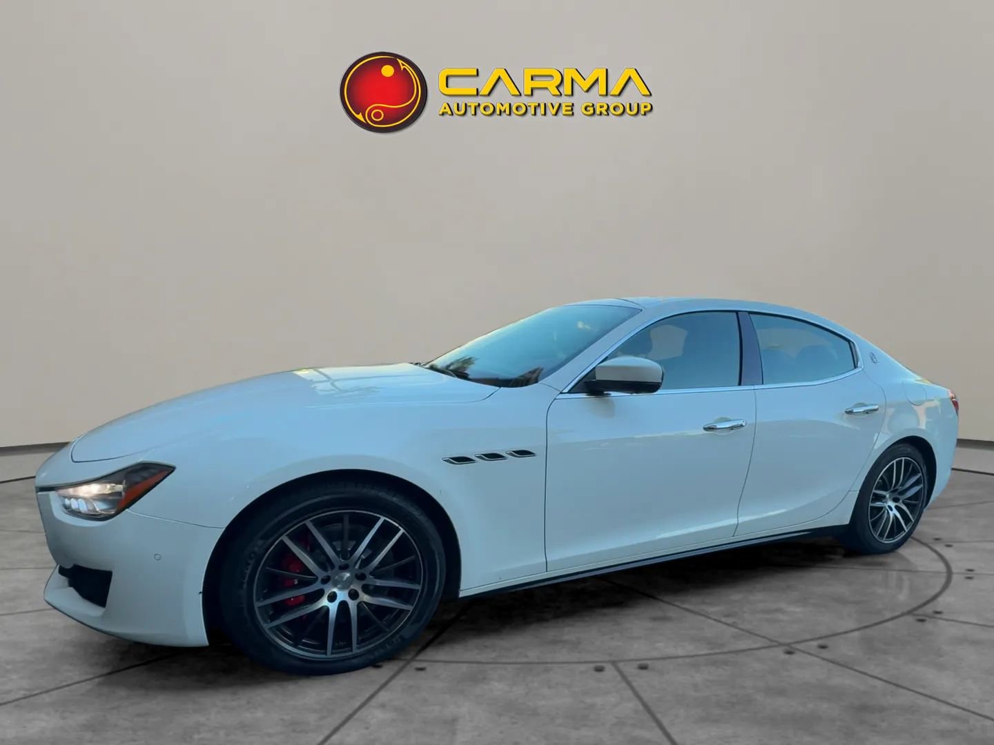 Used 2019 Maserati Ghibli S Q4 AWD/4WD image 2