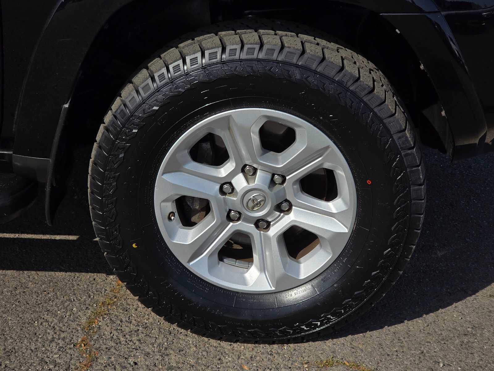 Certified 2019 Toyota 4Runner SR5 AWD/4WD image 11